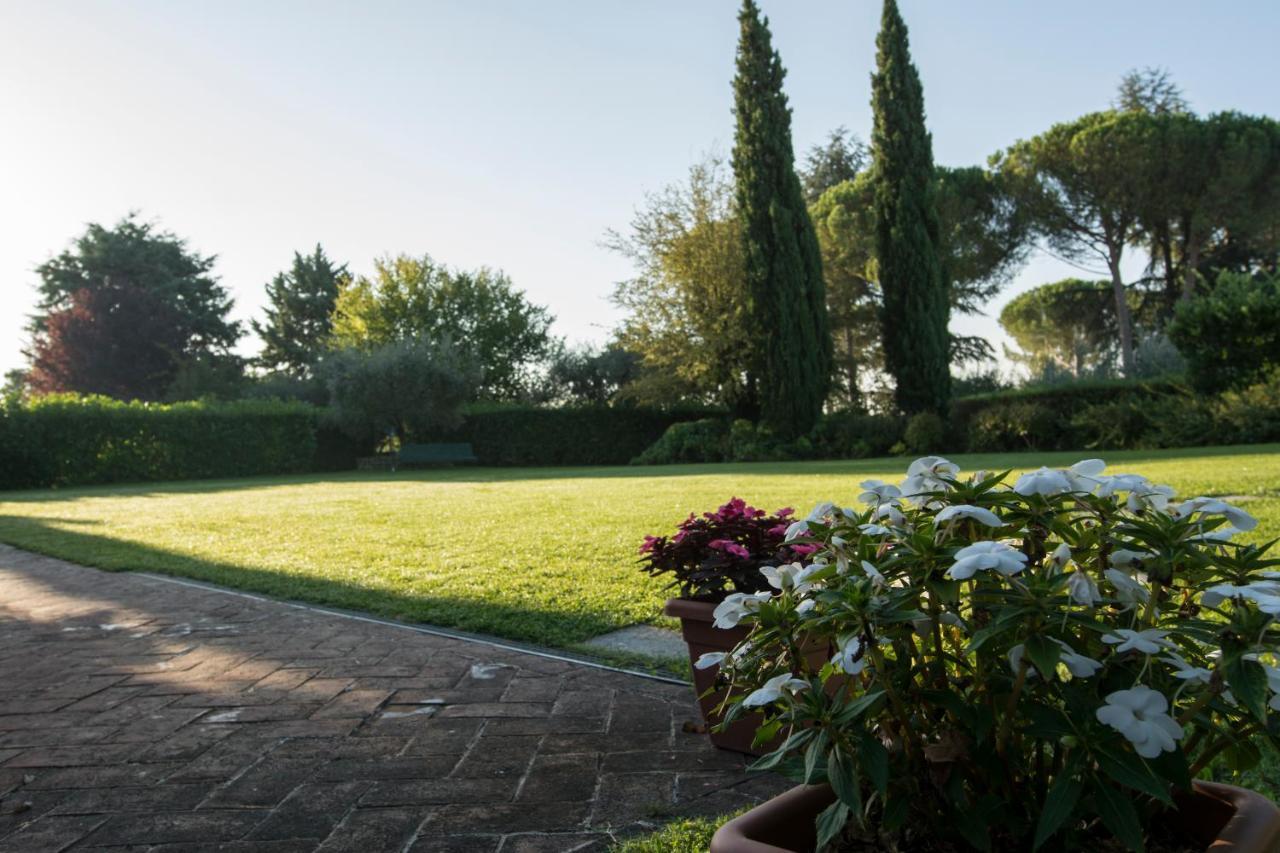 Borgo Villa Risi Siena Exterior photo